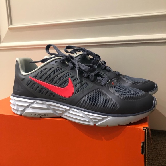 Women’s Nike Lunarlon sneakers - Picture 2 of 2